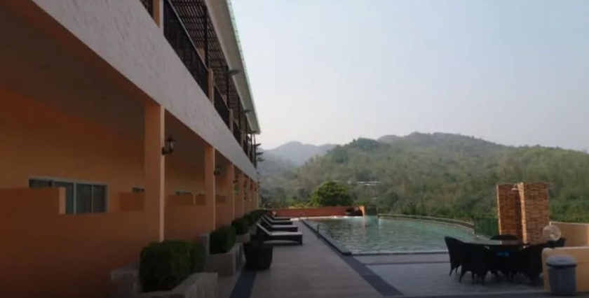 Imagen de los exteriores del Hotel The Location, Suan Phueng. Foto 13