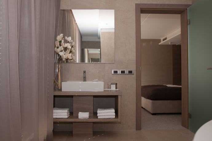 Imagen de la habitación del Hotel The Lodge, Appiano Sulla Strada del Vino. Foto 16