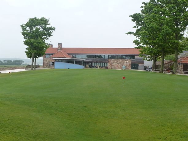 Imagen de los exteriores del Hotel The Lodge At Craigielaw. Foto 8