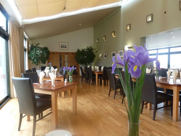 Imagen de los exteriores del Hotel The Lodge At Craigielaw. Foto 10