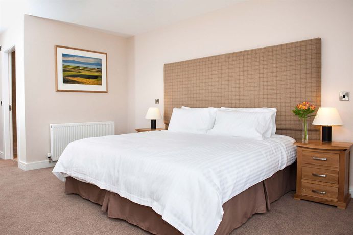 Imagen de los exteriores del Hotel The Lodge At Craigielaw. Foto 11