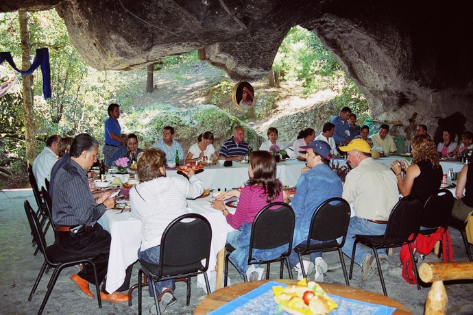 Imagen del bar/restaurante del Hotel The Lodge At Creel and Spa. Foto 8