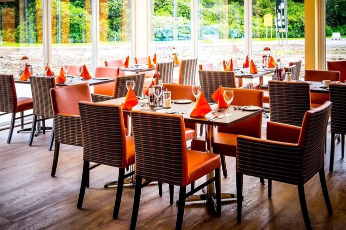 Imagen del bar/restaurante del Hotel The Lodge At Perth Racecourse. Foto 2