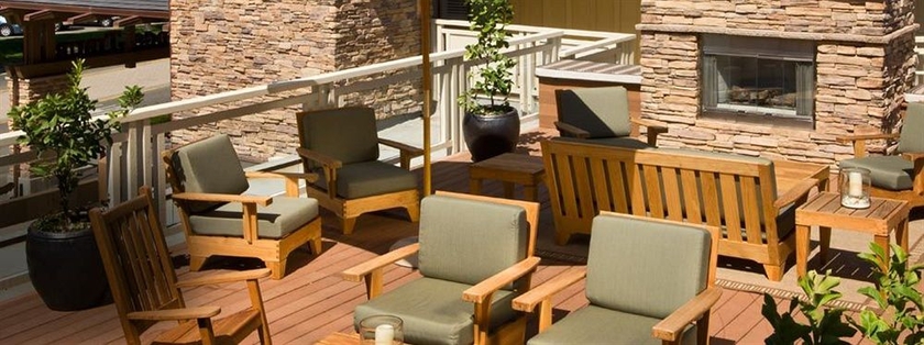 Imagen de los exteriores del Hotel The Lodge At Tiburon. Foto 5