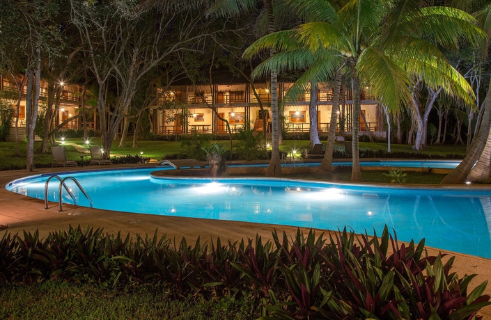 Imagen de la piscina del Hotel The Lodge At Uxmal. Foto 16