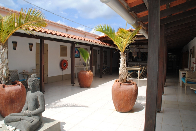 Imagen de los exteriores del Hotel The Lodge Bonaire. Foto 14