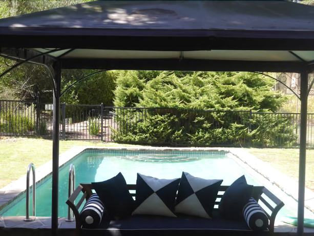 Imagen de la piscina del Hotel The Lodge Country House. Foto 18