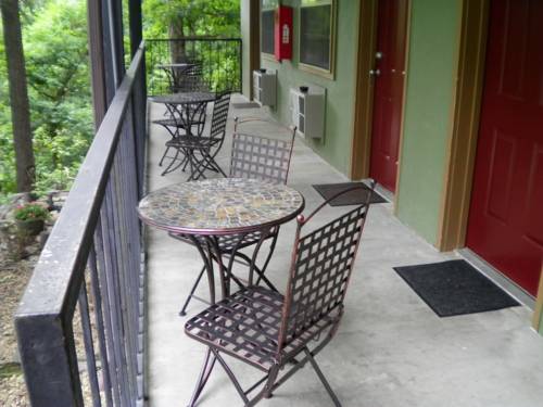 Imagen de la habitación del Hotel The Lodge, Eureka Springs. Foto 11