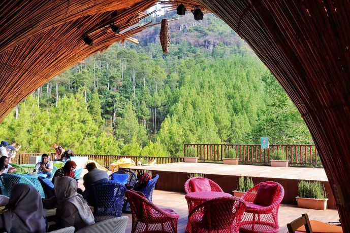 Imagen del bar/restaurante del Hotel The Lodge Maribaya. Foto 2