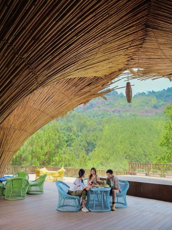 Imagen del bar/restaurante del Hotel The Lodge Maribaya. Foto 3