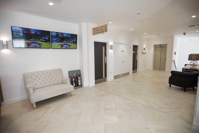 Imagen de los interiores del Hotel The Lodge, Newbury. Foto 11