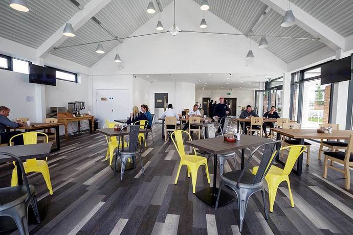 Imagen de los interiores del Hotel The Lodge, Newbury. Foto 12