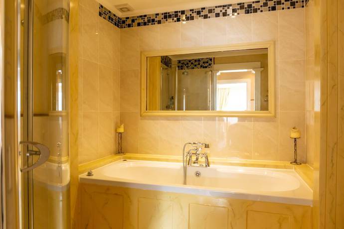 Imagen de la habitación del Hotel The Lodge On The Loch. Foto 14