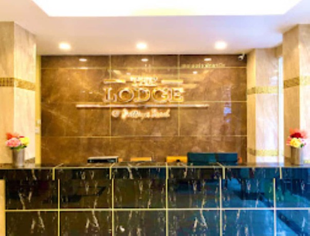 Imagen de los interiores del Hotel The Lodge Pattaya. Foto 9