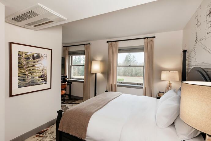 Imagen de la habitación del Hotel The Lodge at St Edward State park. Foto 15