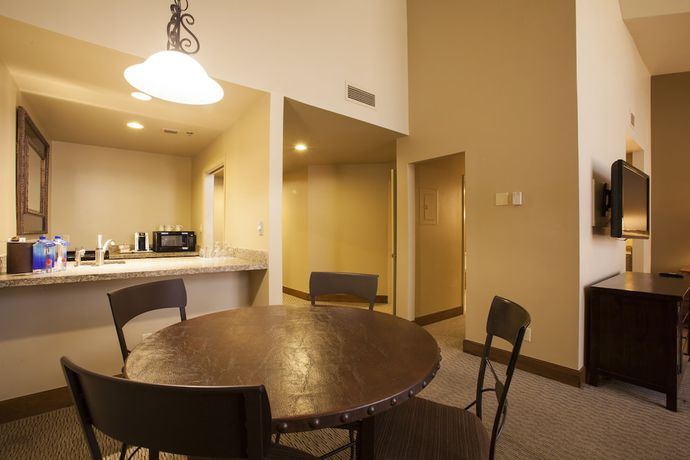 Imagen de la habitación del Hotel The Lodge at Ventana Canyon. Foto 10
