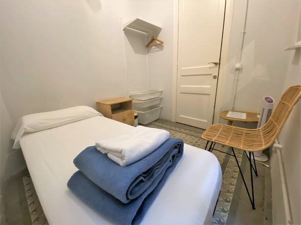 Imagen de la habitación del Hotel The Loft Hostel Barcelona La Pedrera. Foto 7