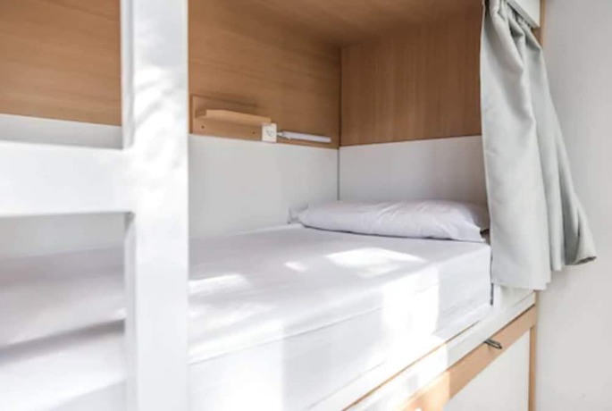 Imagen de la habitación del Hotel The Loft Hostel Barcelona La Pedrera. Foto 15