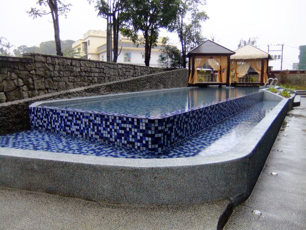 Imagen de la piscina del Hotel The Loft Seaside Suites. Foto 13