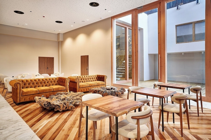 Imagen de los interiores del Hotel The Log Porto Hotel by Piamonte Hotels. Foto 14