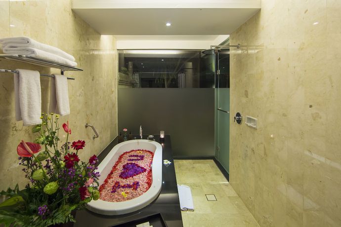 Imagen de la habitación del Hotel The Lokha Ubud Resort, Villas and Spa. Foto 2