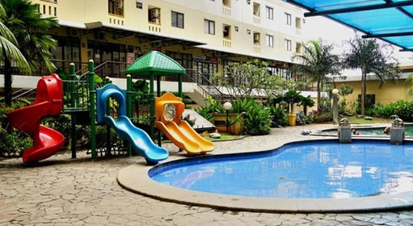 Imagen de la piscina del Hotel The London Living at Kebagusan City. Foto 17