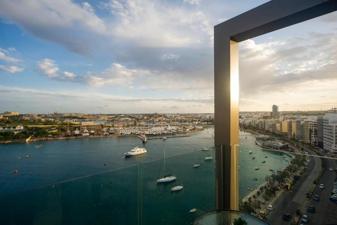 Imagen de los exteriores del Hotel The Londoner Sliema. Foto 9