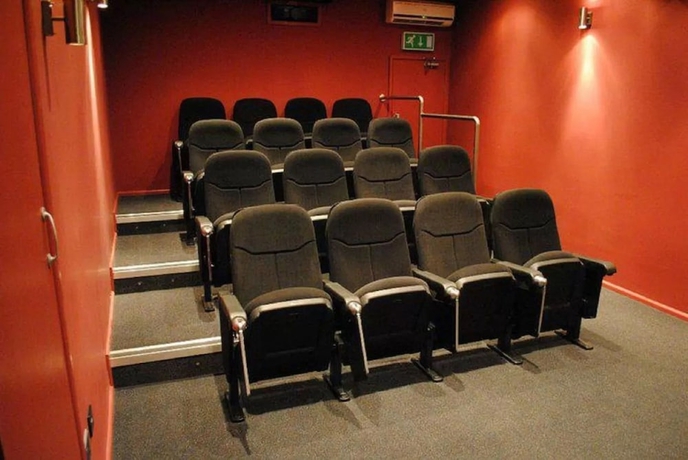 Imagen general del Hotel The Longboat Inn. Foto 2