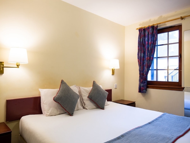 Imagen de la habitación del Hotel The Longforgan Coaching Inn. Foto 11