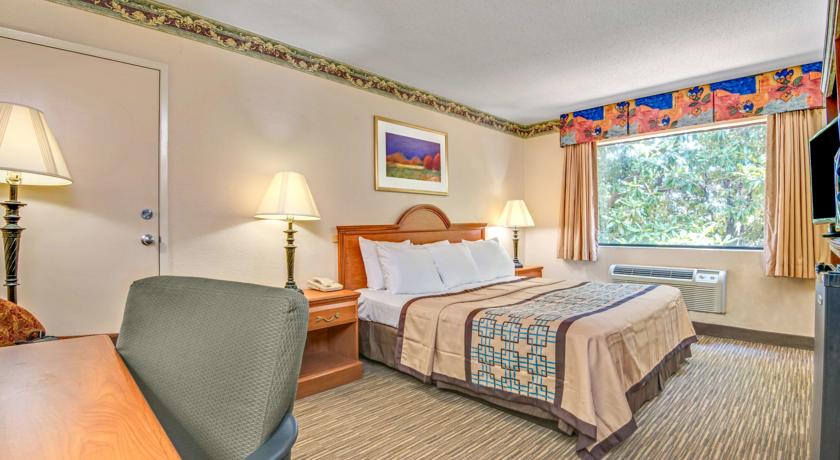 Imagen de la habitación del Hotel The Longleaf. Foto 6