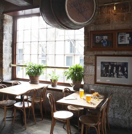 Imagen del bar/restaurante del Hotel The Lord Nelson Brewery. Foto 7