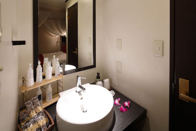 Imagen de la habitación del Hotel The Lotus Bali - Adult Only. Foto 13