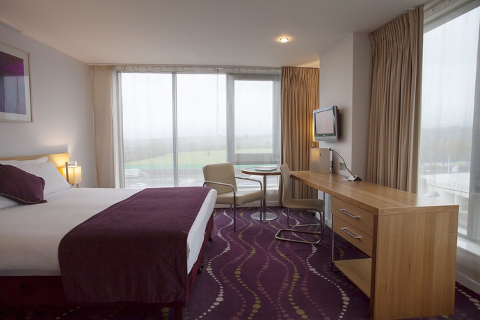 Imagen de la habitación del Hotel The Louis Fitzgerald. Foto 6