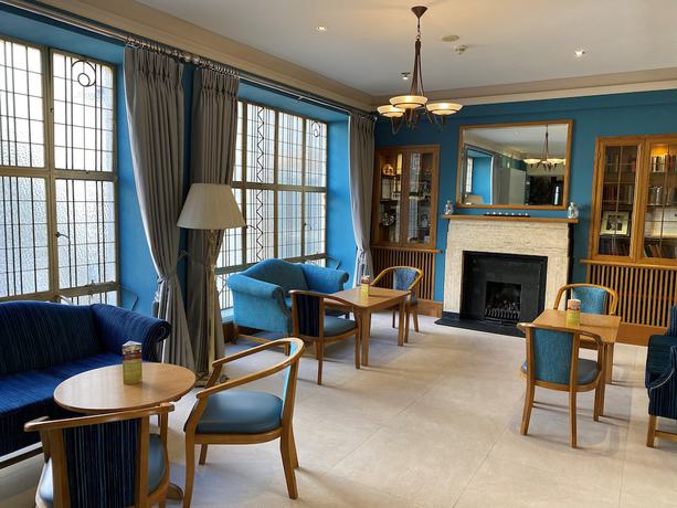 Imagen del bar/restaurante del Hotel The Lucan Spa. Foto 2