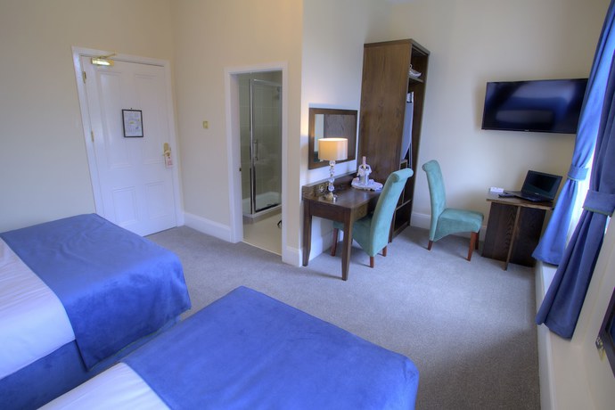 Imagen de la habitación del Hotel The Lucan Spa. Foto 19