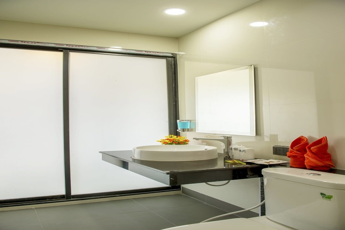 Imagen de la habitación del Hotel The Lucky Beach Ao Nang. Foto 14