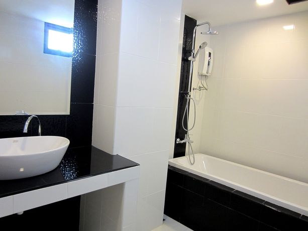 Imagen de la habitación del Hotel The Luna Compass. Foto 1