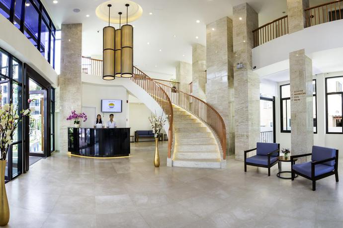 Imagen general del Hotel The Lunar Patong. Foto 10