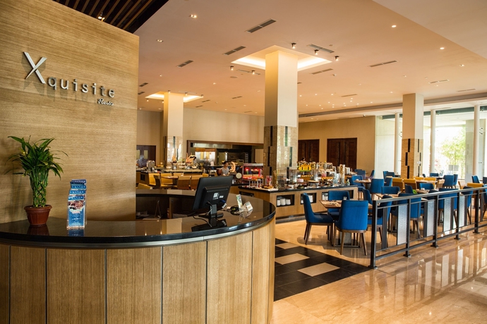 Imagen del bar/restaurante del Hotel The Luxton Cirebon and Convention. Foto 1