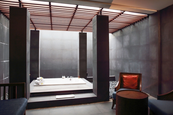 Imagen de los exteriores del Hotel The Luxton Cirebon and Convention. Foto 10