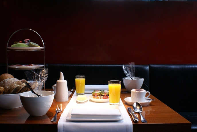 Imagen del bar/restaurante del Hotel The Luzern, Autograph Collection. Foto 3