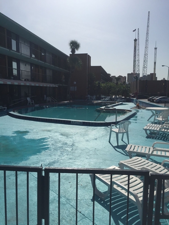 Imagen de la piscina del Hotel The M @ 6603 I-Drive. Foto 16
