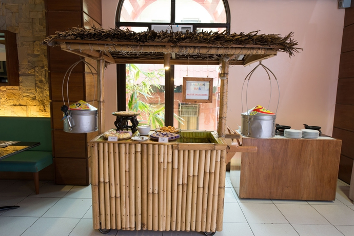 Imagen del bar/restaurante del Hotel The Mabuhay Manor. Foto 4