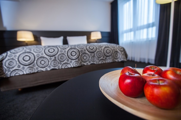 Imagen de la habitación del Hotel The Madison Hamburg. Foto 2