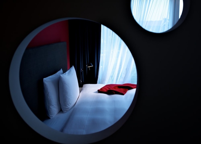 Imagen de la habitación del Hotel The Madison Hamburg. Foto 6