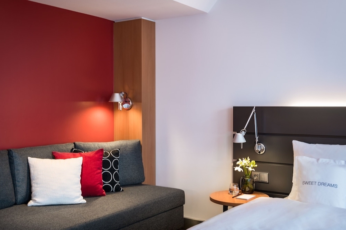 Imagen de la habitación del Hotel The Madison Hamburg. Foto 7