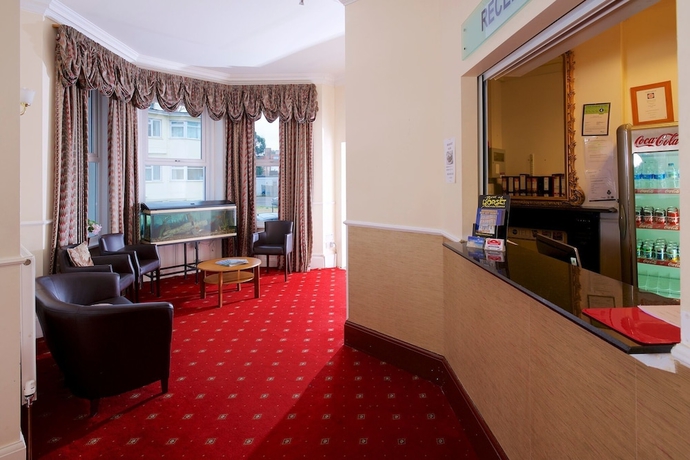 Imagen de los interiores del Hotel The Maemar. Foto 18