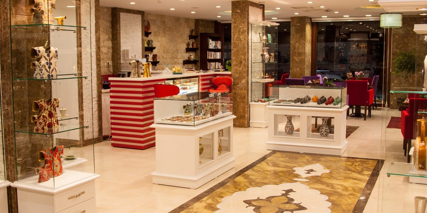 Imagen de los interiores del Hotel The Magnaura Palace. Foto 6