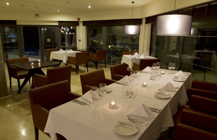 Imagen del bar/restaurante del Hotel The Magnolia, Almancil. Foto 5