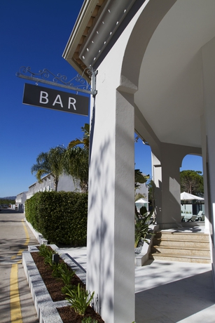 Imagen del bar/restaurante del Hotel The Magnolia, Almancil. Foto 8